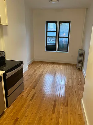 Rented by Sapphire Realty Holdings LLC | media 8