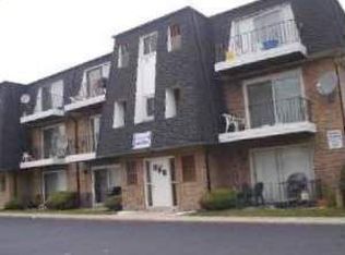 10620 Parkside Ave APT 202, Chicago Ridge, IL 60415