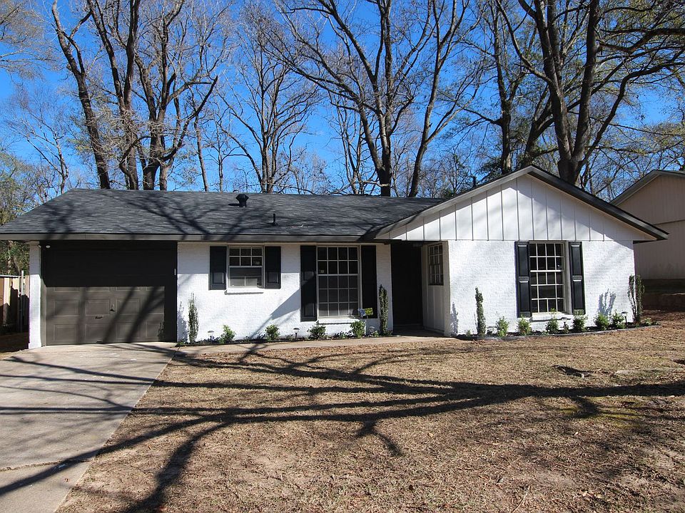 1st image of 2414 Pinkerton Dr