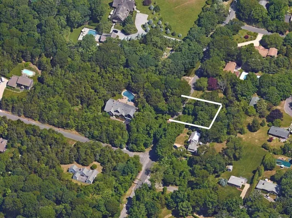 47 Sunset Beach Rd, Sag Harbor, NY 11963