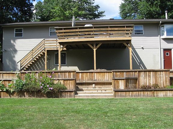 2nd image of 104 Berkley Ct