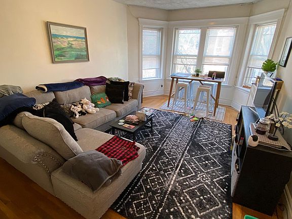 2nd image of 7 Fuller St #6