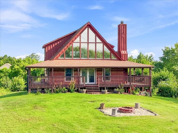 355 Indigo Trl, Dandridge, TN 37725