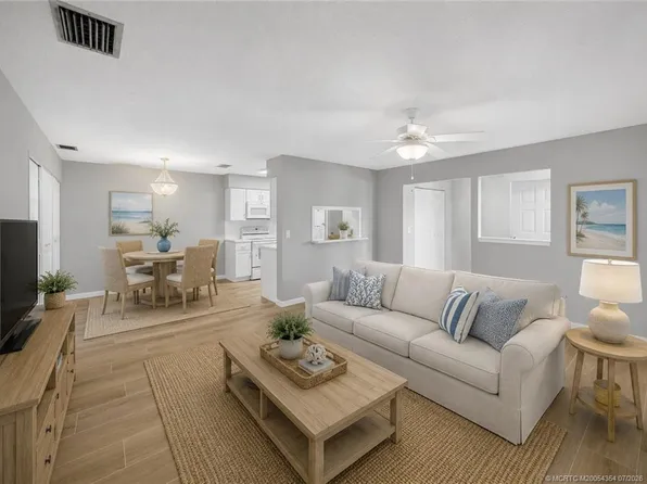 3986 NW Cinnamon Tree Cir, Jensen Beach, FL 34957