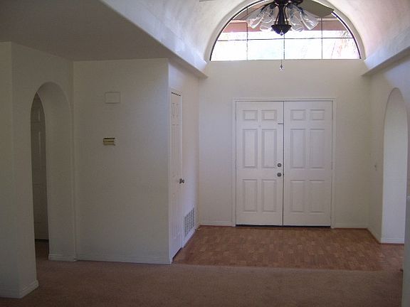 4th image of 42095 Paseo Rayo Del Sol