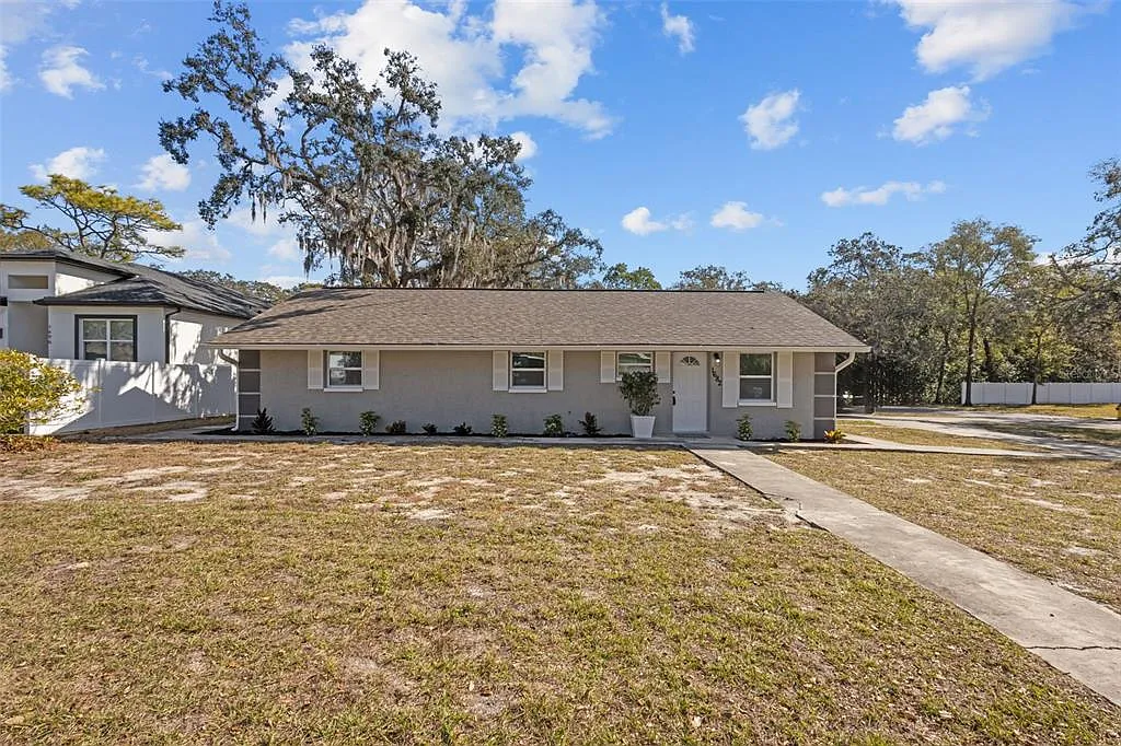 3 bed, 1.5 bath, 1344 sqft, $2,250 — Photo 2
