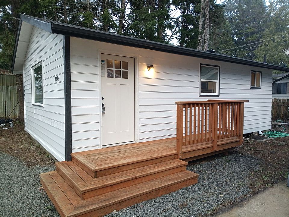 1st image of 412 SE Oar Ave