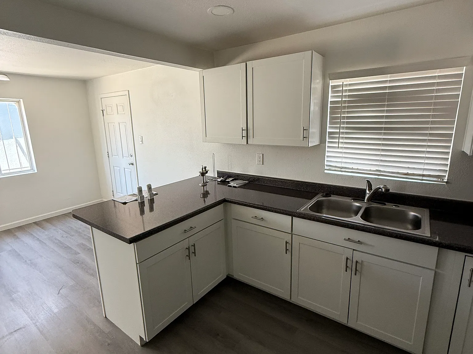 1 bed, 600 sqft, $1,200 — Photo 2