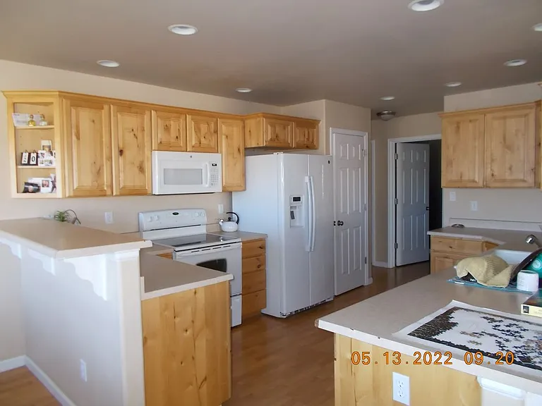 1382 Kremer Dr — Photo 4