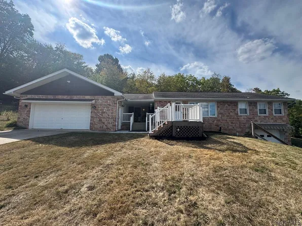 140 Clearview Hts, Windber, PA 15963