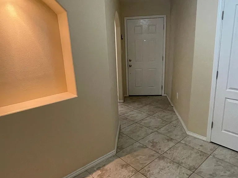 4405 Thunderbird Ave — Photo 14