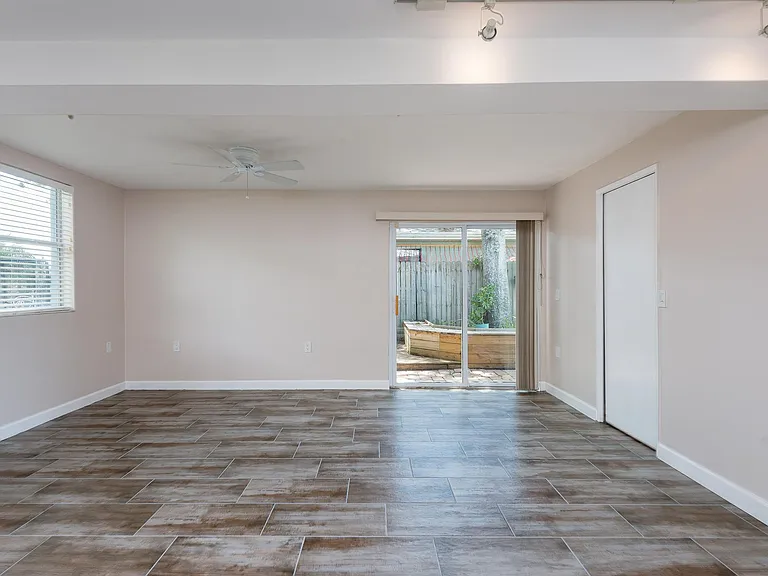 4227 W Bay View Ave — Photo 10