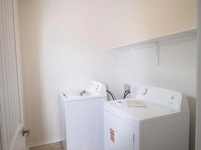 2105 Ebony Dove St — Photo 21