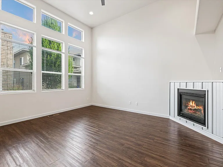 Verraso Village Townhomes — Photo 26