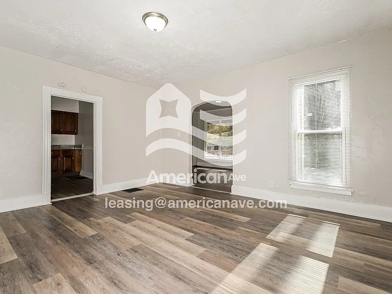 1181751_005_wm_-_living_room_13625875.jpg