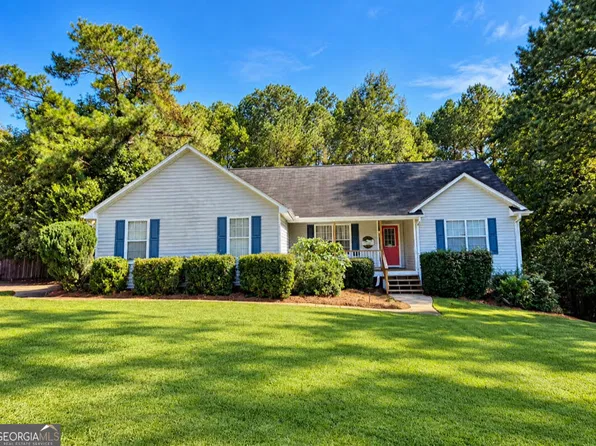801 Pointe Trl, Locust Grove, GA 30248
