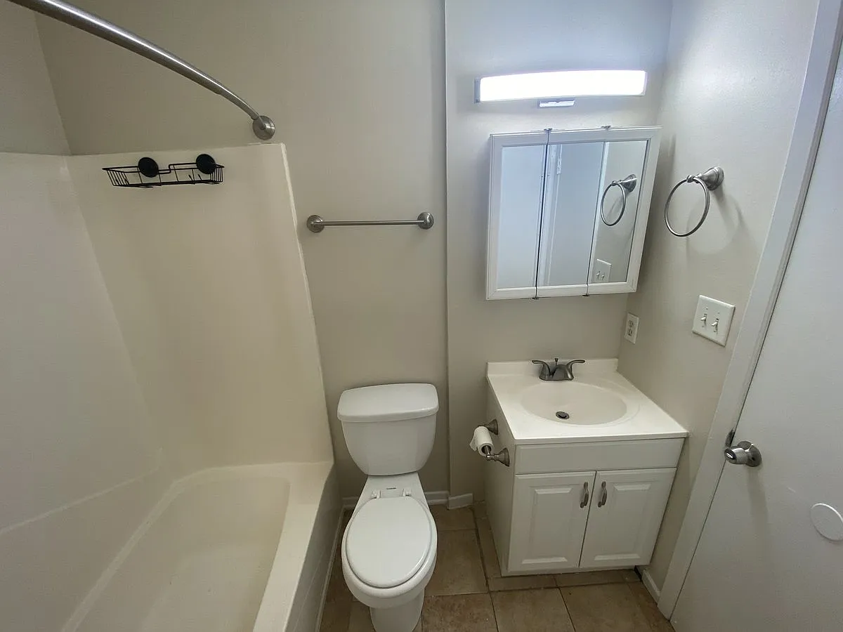 144 Alabama Avenue Unit A — Photo 4