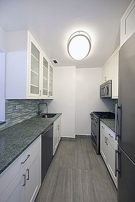 5th image of 450 6th Ave #102