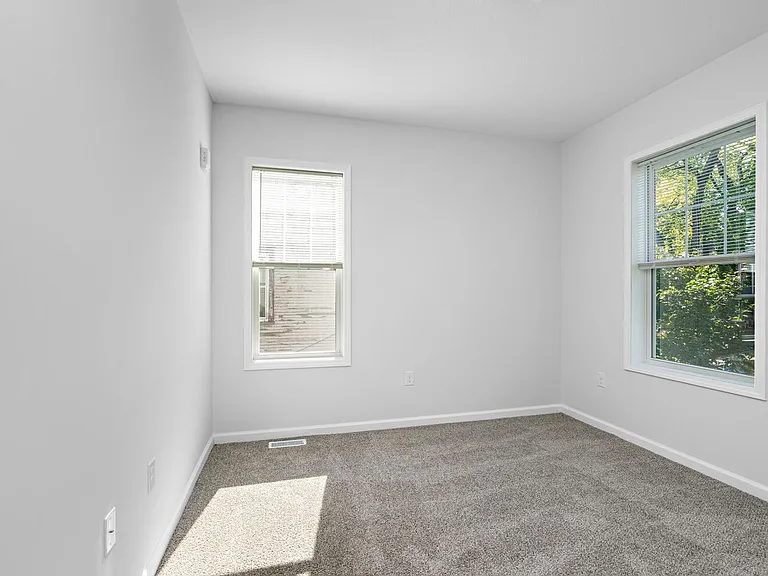 2109 Aldrich — Photo 15