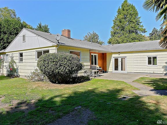 3rd image of 213 57th Ave E
