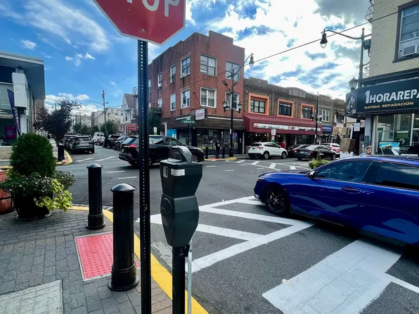 526 42nd Street image 16 of 18