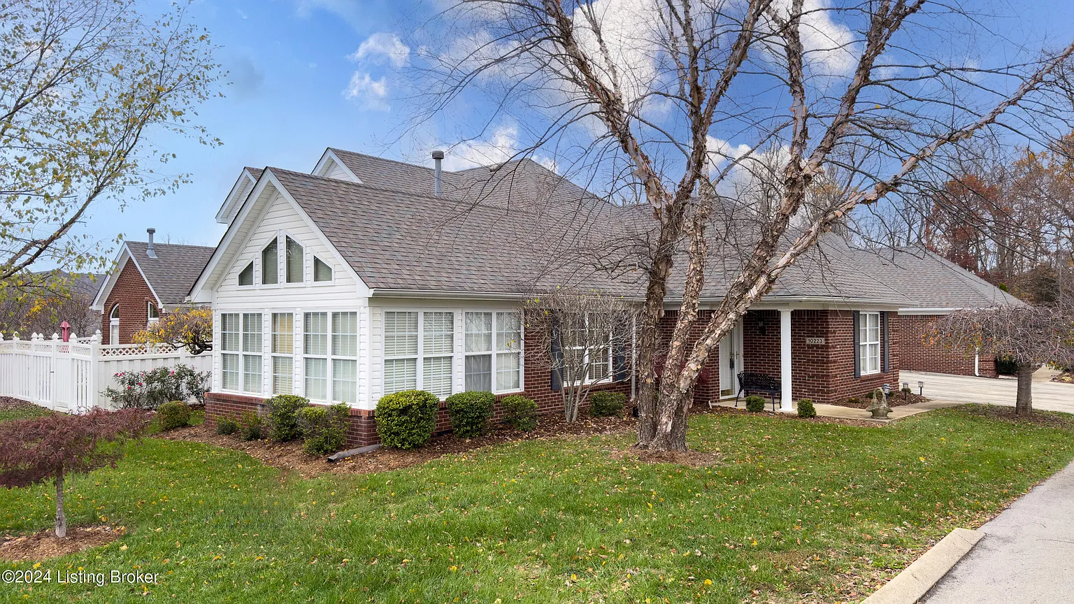 10223 Pine Glen Cir photo 1