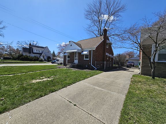 4th image of 2001 N Denwood St