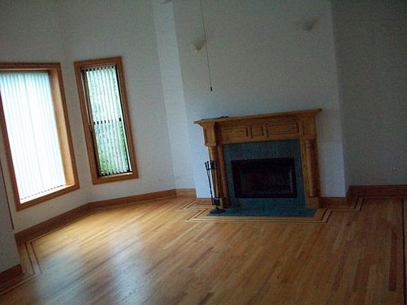 2nd image of 4053 N Kenmore Ave APT 2N