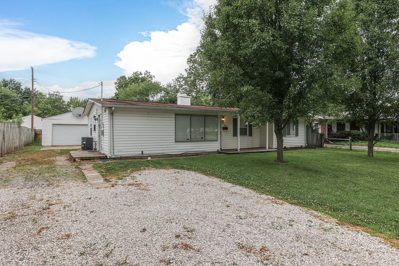 42 Lynwood Dr photo 1