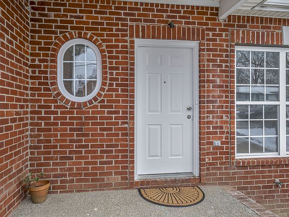 4th image of 2434 Broadview Dr