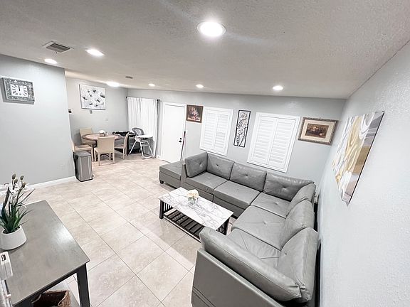3rd image of 14102 Buena St APT 1