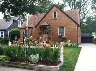 946 Franklin Ave, Grand Haven, MI 49417