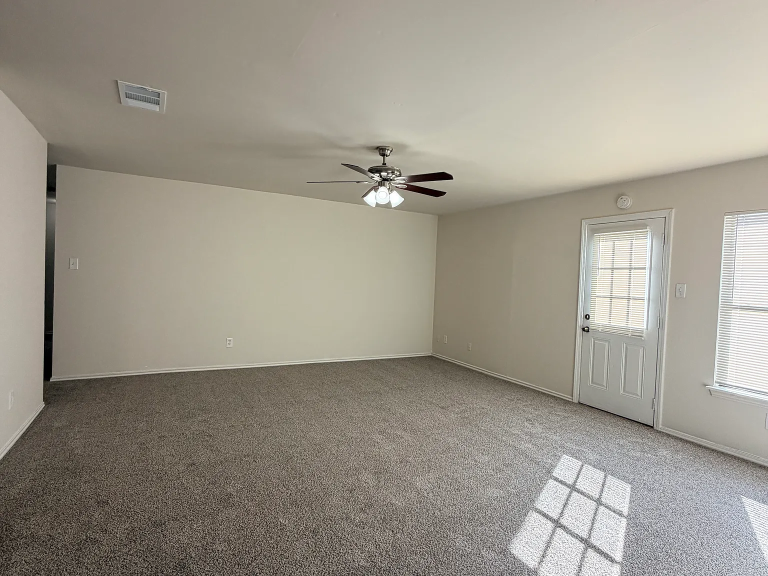 4 bed, 1734 sqft, $1,495 — Photo 4