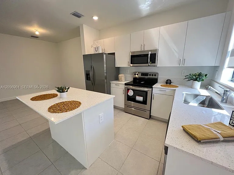11846 SW 246th Ln #11846 — Photo 7