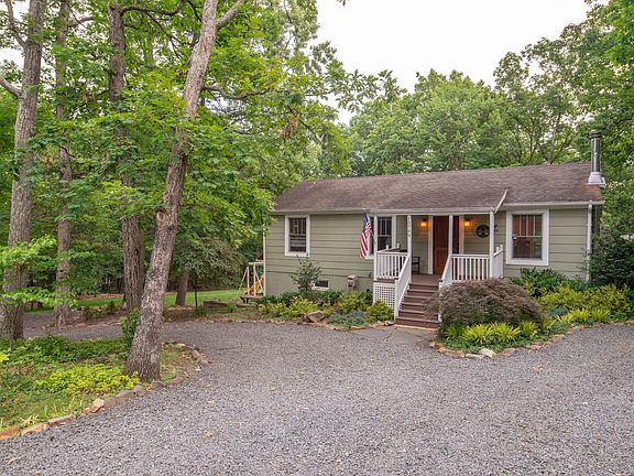 2nd image of 15799 Hickory Ln