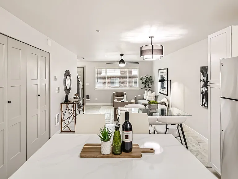 Evergreen Townhomes — Photo 28