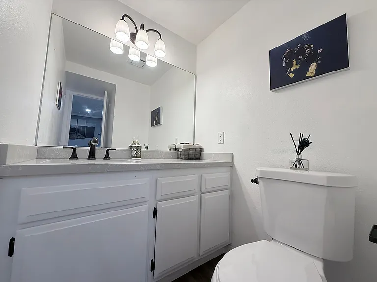 20120 Runnymede St #15 — Photo 4