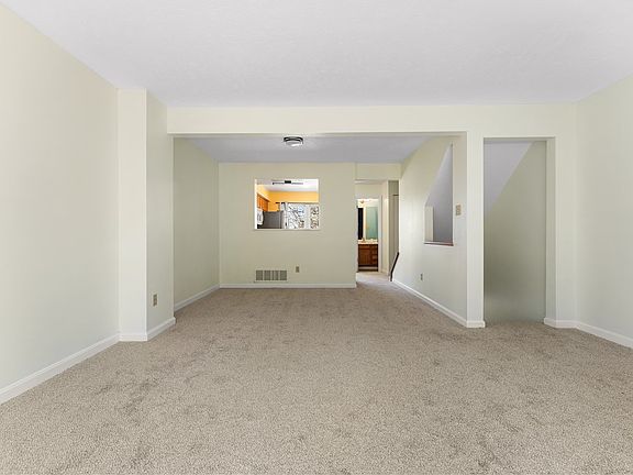 5th image of 1317 Meadowbrook Dr
