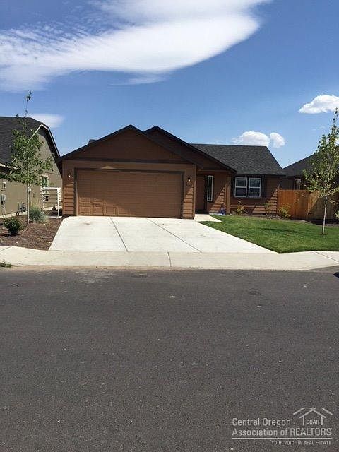 1st image of 688 NW Green Forest Cir