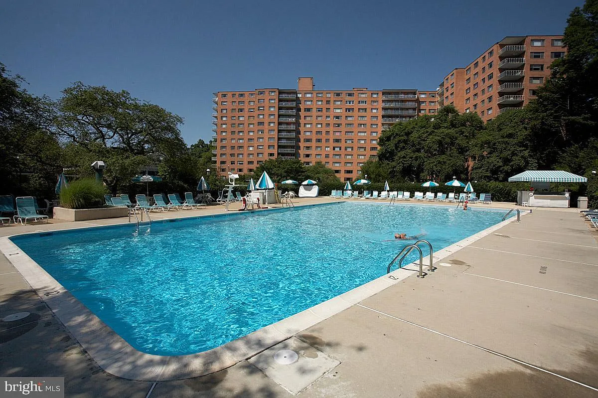 1 bed, 1045 sqft, $2,100 — Photo 1