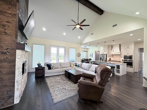 2nd image of 264 Heritage Way