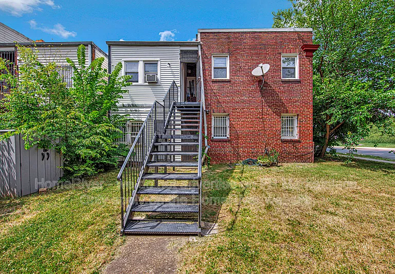 515 Franklin St NE #2 — Photo 21