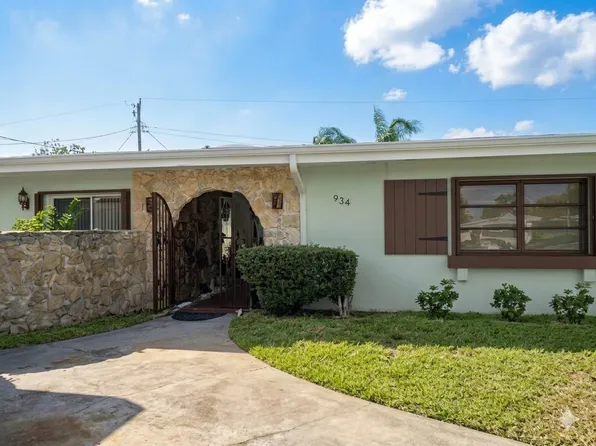 934 Daytona Dr NE, Palm Bay, FL 32905