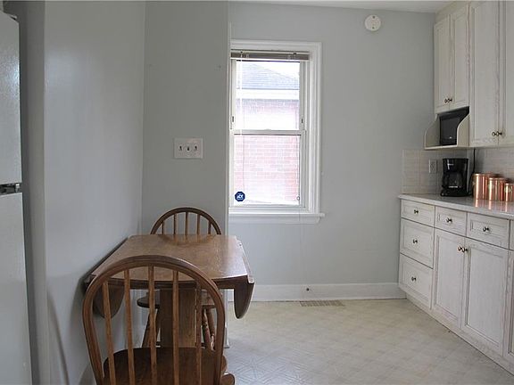 4th image of 273 Bowman St