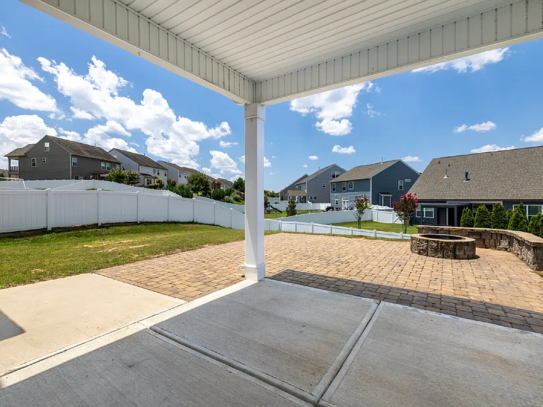 1069 Pennington Dr — Photo 39