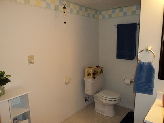 3rd image of 1830 E Fern St