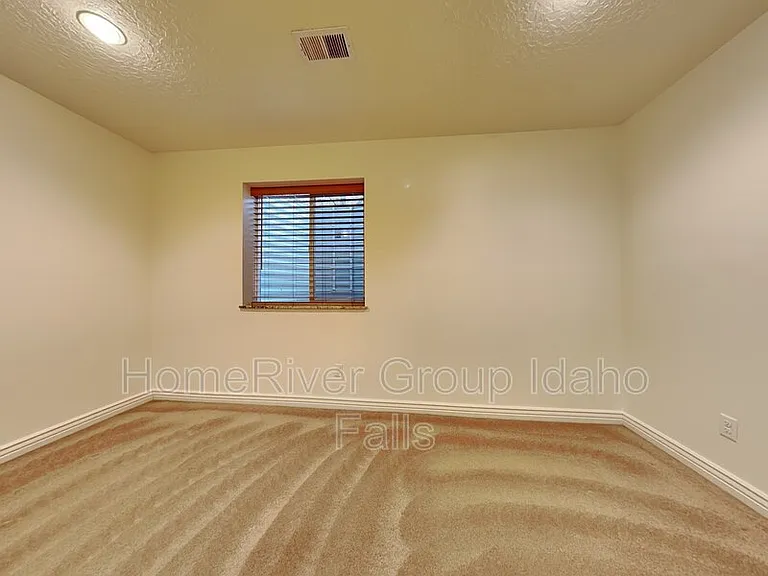 390 Bridger Dr — Photo 19