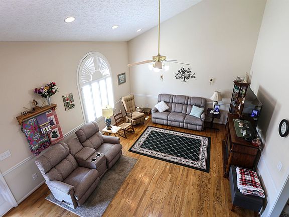 2nd image of 1307 Cambridge Pl