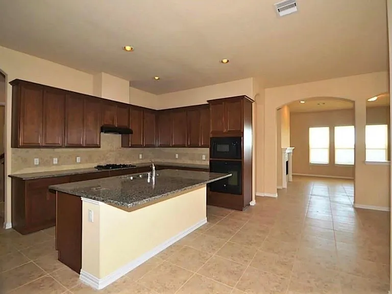 7219 Pearl Terrace Ln — Photo 6