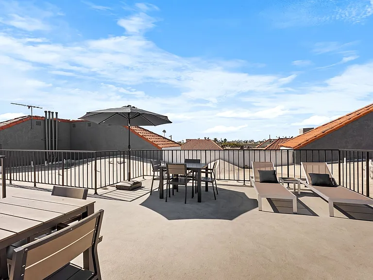 1400 Venice Blvd.- Modern Living in the Heart of Venice Renovated 2 Bedroom Units — Photo 21